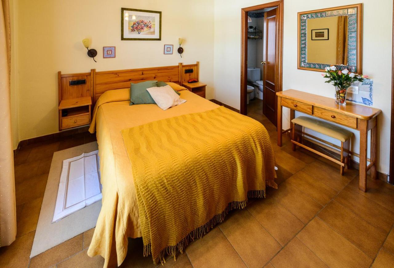 Hotel Esther La Virgen de la Vega Екстер'єр фото