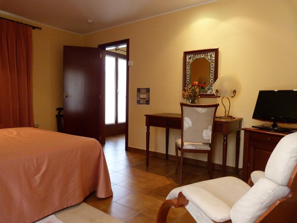 Hotel Esther La Virgen de la Vega Номер фото