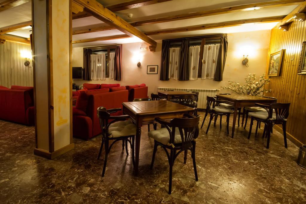 Hotel Esther La Virgen de la Vega Екстер'єр фото